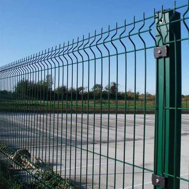Curved Mesh Fence