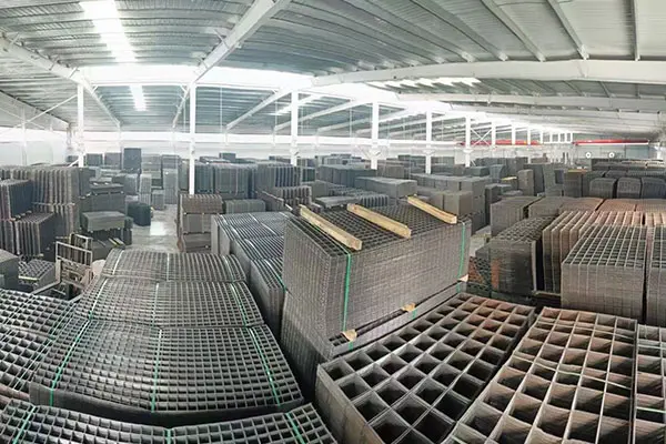 Welded-Wire-Mesh-Panels-In-Stock2